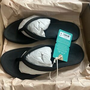 OluKai 'Aukai Black Sandals